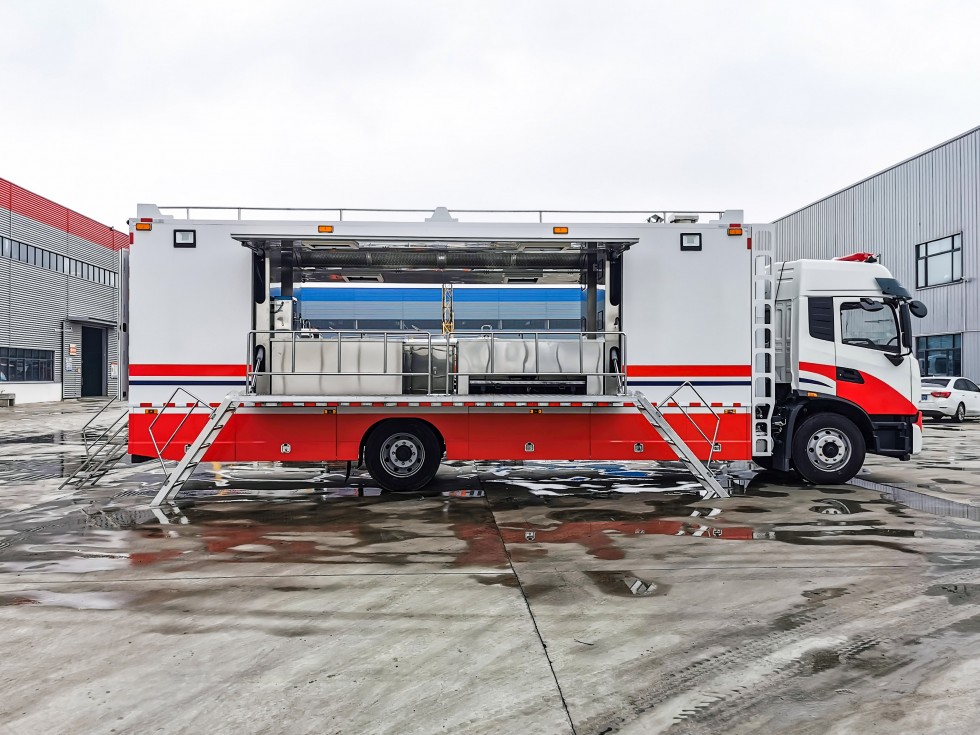 東風天錦餐車-可供300人就餐 東風天錦餐車-可供300人就餐